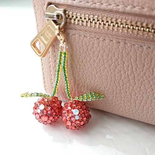 受注製作】キラキラフルーツのチャーム～さくらんぼ～ 携帯ストラップ