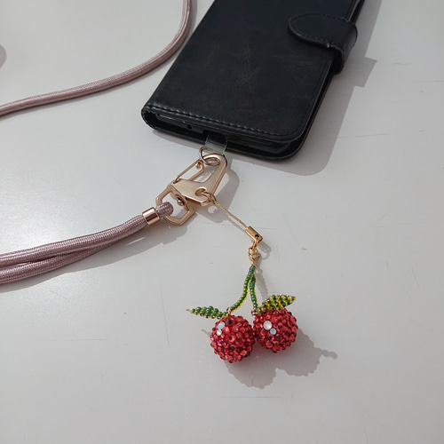 受注製作】キラキラフルーツのチャーム～さくらんぼ～ 携帯ストラップ