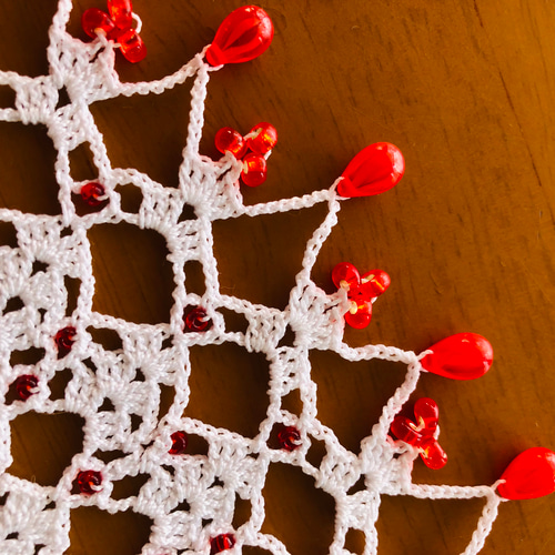 新作】NOKOのカラフルレース編み 真っ赤なティアーズドロップドイリー