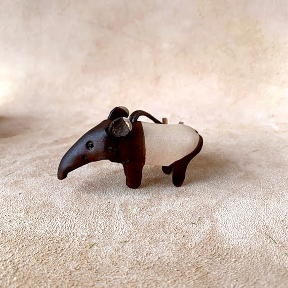 動物森林-馬來貘-真皮植鞣 皮革鑰匙圈 吊飾 動物造型 第3張的照片
