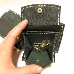 あつまれハギレ！牛革のシンプルな二つ折り財布　ブラック 3枚目の画像