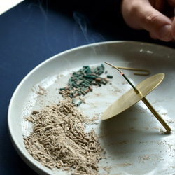 【香りぐるま Ⅱ】- お皿とセットの特別仕様 / 煙を揺らすお香立て - 8枚目の画像
