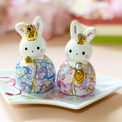 再再入荷】ちょこんと座る可愛いウサギ雛〜手乗りミニサイズ