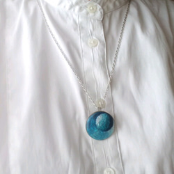 再販 七宝焼ブローチ・ペンダント「月ふたつ」 3枚目の画像