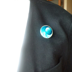 再販 七宝焼ブローチ・ペンダント「月ふたつ」 2枚目の画像