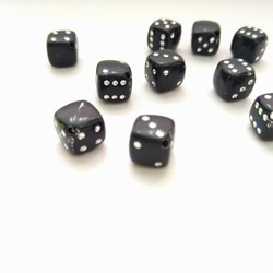 サイコロ（ダイス）パーツ 黒×白 アクリル 樹脂 パーツ 送料無料