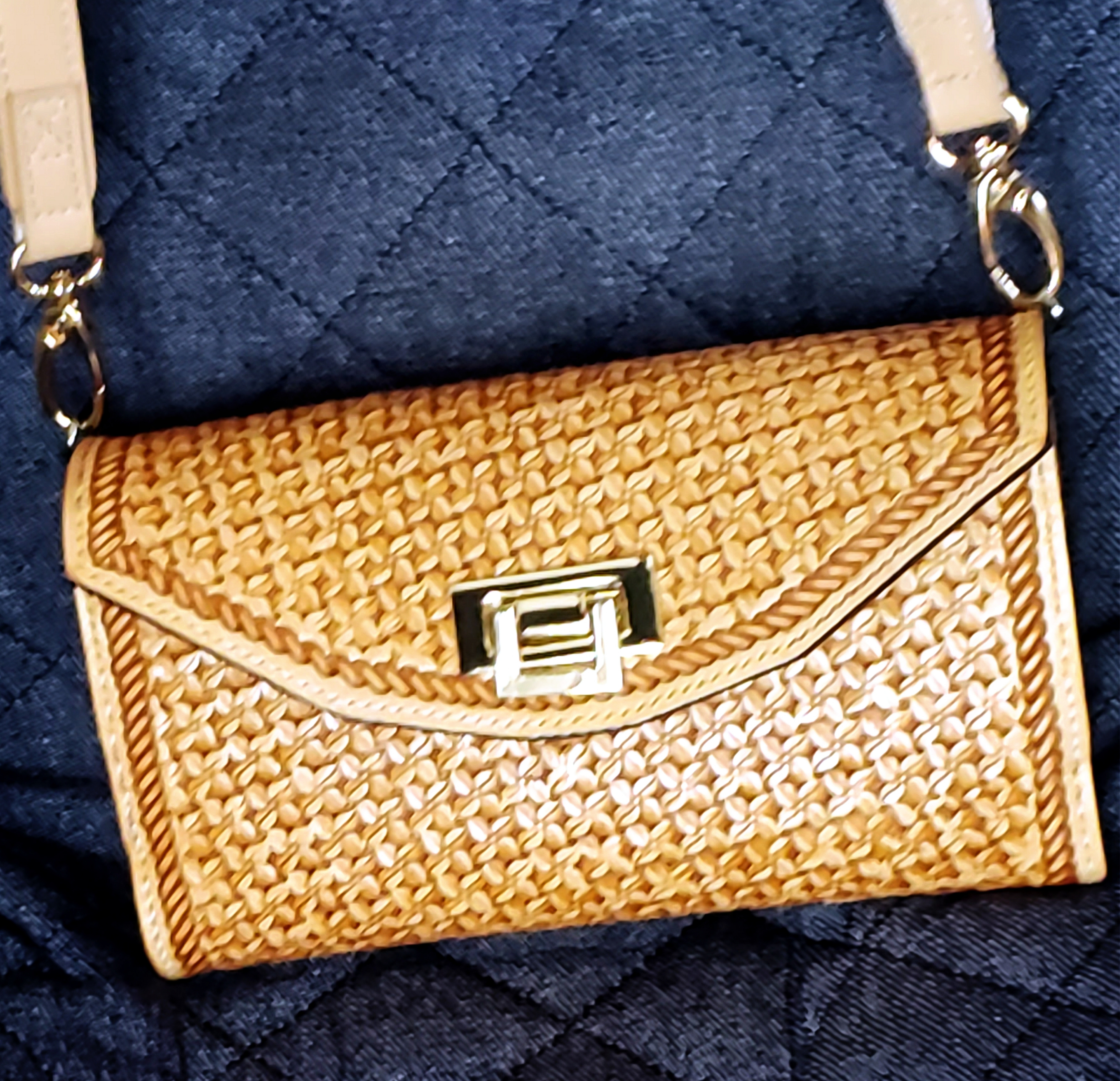 本革・花柄刻印財布ポシェット