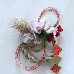 お正月飾り『結』　ベルベット風の胡蝶蘭が上品なしめ飾り 2枚目の画像