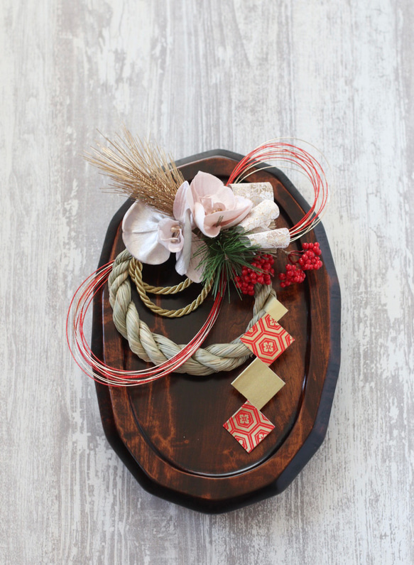 お正月飾り『結』　ベルベット風の胡蝶蘭が上品なしめ飾り 4枚目の画像