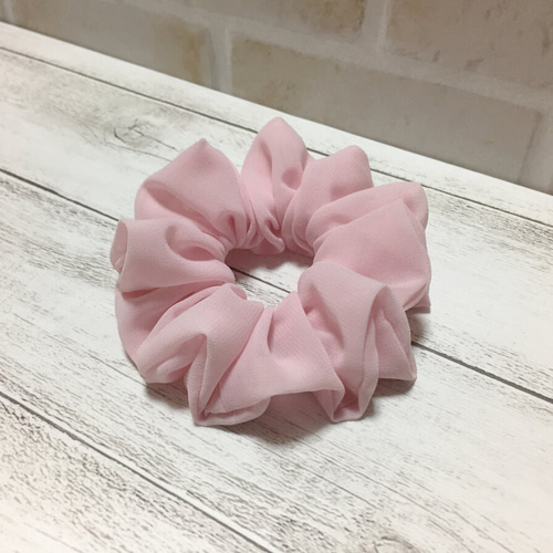 シフォン生地で作ったシュシュ（薄ピンク） シュシュ rara 