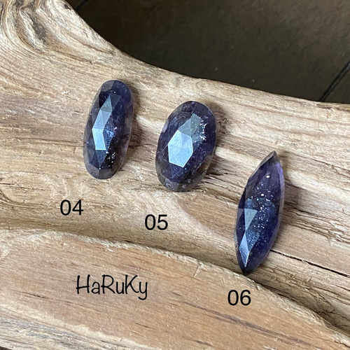 4)ブラッドショットアイオライトのカボション(ルース・マクラメ