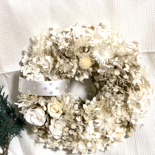 21cm ホワイトクリスマスリース リース カサブランカ 通販｜Creema  