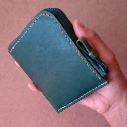 ハンドメイド】ヌメ革手染めディープグリーン×ブラックの小銭