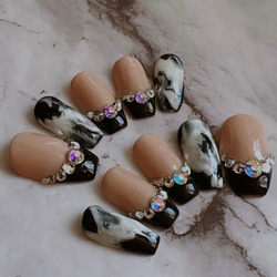 ブラックフレンチストーンとホワイトマーブルネイルチップ❤︎゛