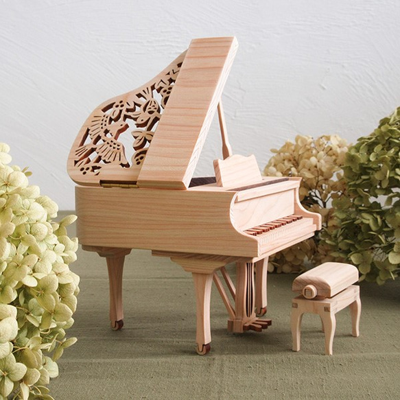 Creemaユーザー様専用ひのきのアートピアノ　～いろどり～　刻印あり 1枚目の画像