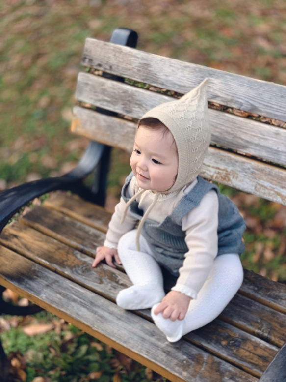 1～2歳 サイズ 極細メリノウールのボンネット (ソフトベージュ) ニット帽 ♡ 赤ちゃん帽 ♡ ベビー帽 4枚目の画像