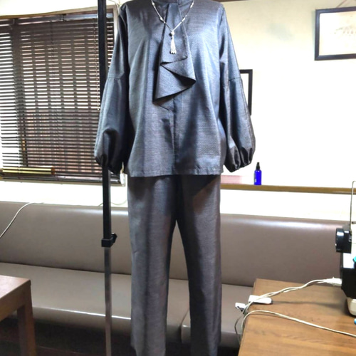 オーダー】大島紬 着物リメイク パンツスーツ セットアップ オーダー】大島紬 着物リメイク パンツスーツ セットアップ