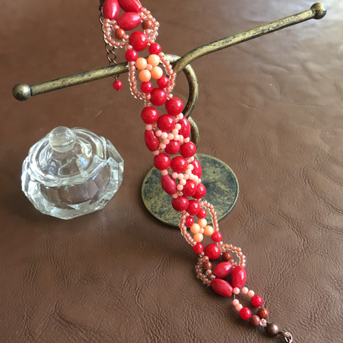 キットor完成品☆真っ赤な珊瑚の編みブレスレット キット Asian Bloom
