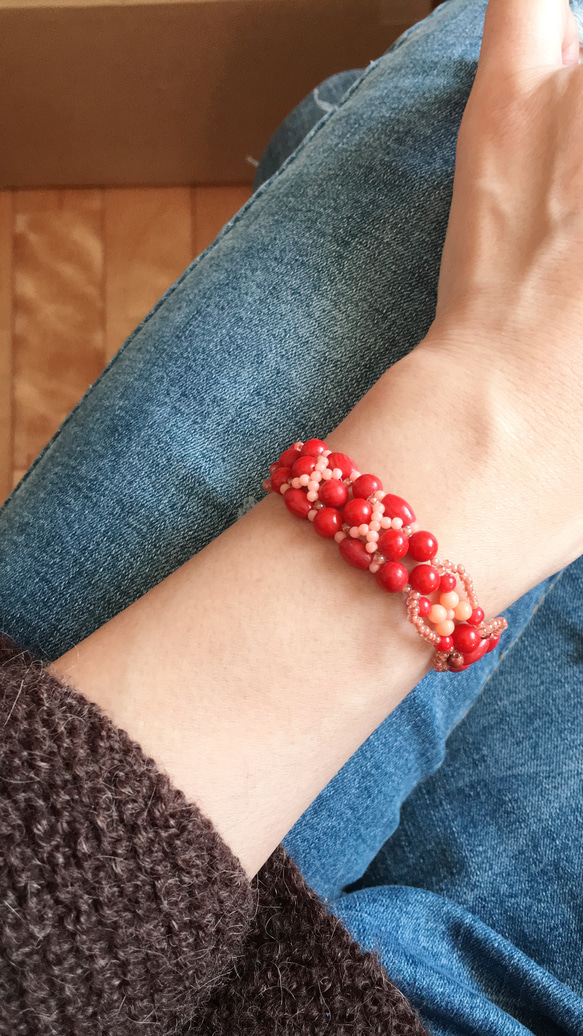 キットor完成品☆真っ赤な珊瑚の編みブレスレット キット Asian Bloom