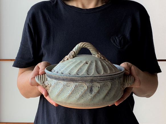 青銅釉土鍋・しのぎ(二人用)　6号　耐熱陶器 5枚目の画像