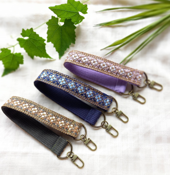 インド刺繍リボンのハンドストラップ(かばんの持ち手・ストラップ・腕 