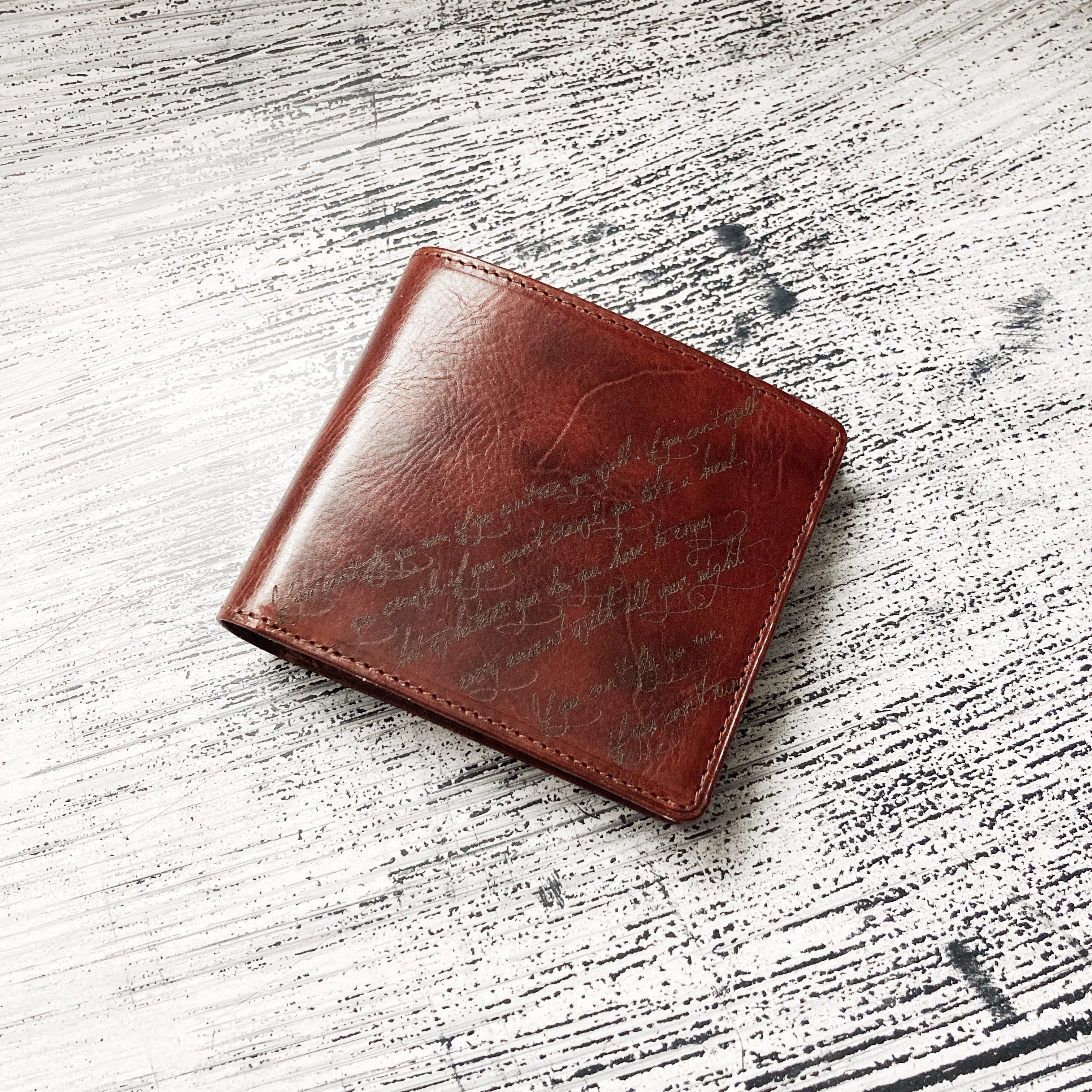 "メッセージ"カリグラフィーウォレット<BROWN>  ギフト包装・名入れ刻印無料　二つ折り財布