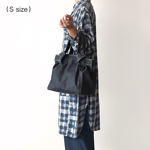ブラックデニムスクエアトートバッグ トートバッグ The Almond Shop