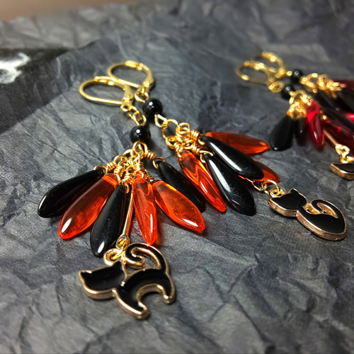 ☆❤️ハ1 ハロウィン　猫　魔女　ピアス　イヤリング　ハンドメイド ☆❤️ハ1 ハロウィン 猫 魔女 ピアス イヤリング ハンドメイド