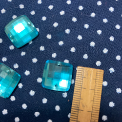 ハンドメイド素材 ガラスボタン ライトブルー 3個 1枚目の画像