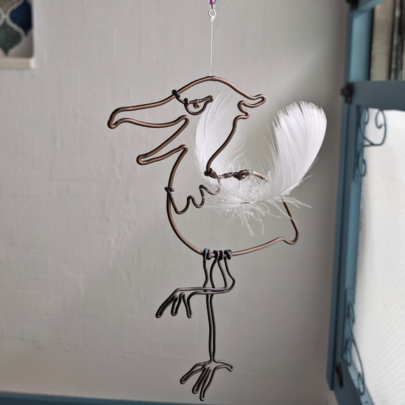 笑うハシビロコウ モビール サンキャッチャー はしびろこう 2羽 鳥  北欧テイスト フェザー ワイヤー ワイヤーアート 8枚目の画像