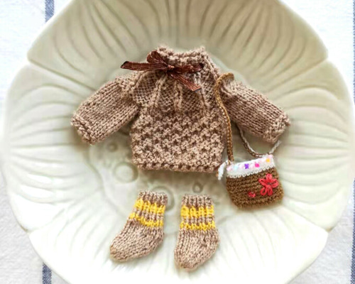 【ニット セーターのオーダー専用】オビツ11　ねんどろいどどーる mqdefault.jpg