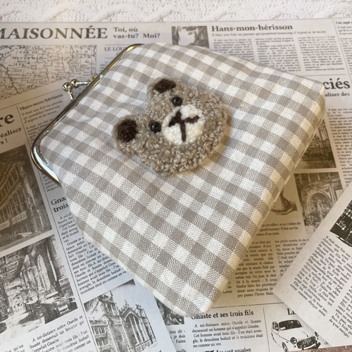 もこもこクマさんポーチ がま口 刺繍ポーチ パンチニードル