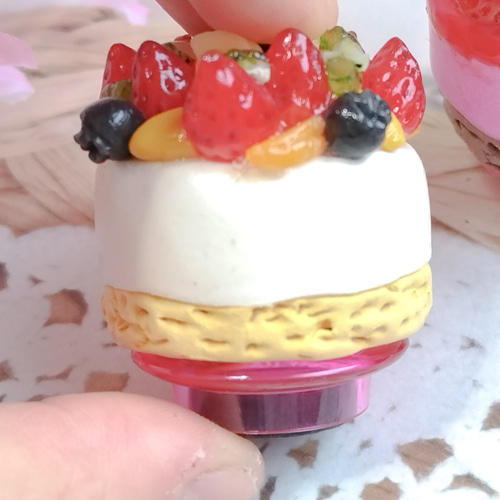 美味しそうなホールケーキセット①(レアチーズ、イチゴレアチーズ