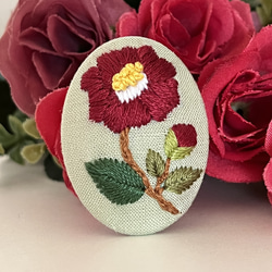 刺繍ブローチ　ヘアゴム　ツバキ　花　ハンドメイド 3枚目の画像