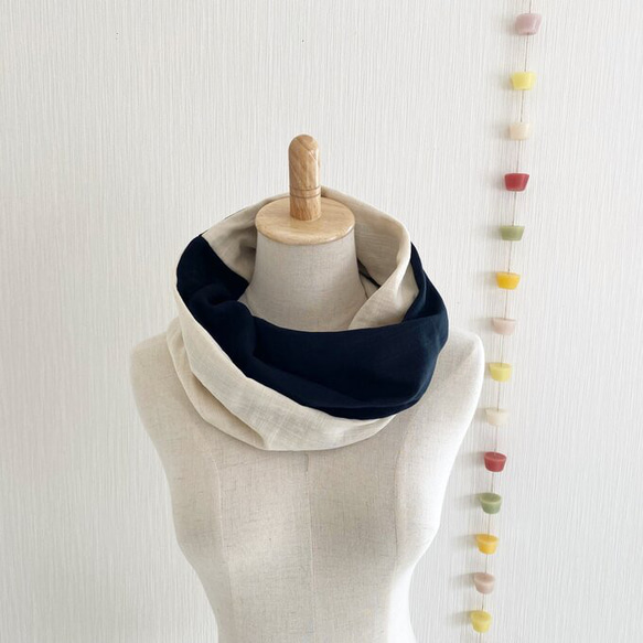 ♡日本製造♡優質雙層紗布製成的蓬鬆夢幻圍脖♡雙色（香草牛奶x黑色） 第1張的照片