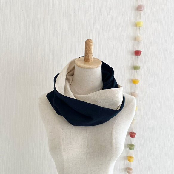 ♡日本製造♡優質雙層紗布製成的蓬鬆夢幻圍脖♡雙色（香草牛奶x黑色） 第2張的照片
