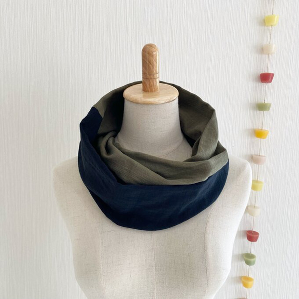 ♡日本製造♡優質雙層紗布製成的蓬鬆夢幻的圍脖♡雙色（卡其色x黑色） 第3張的照片