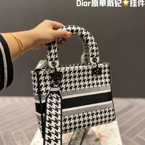 DIOR トートバッグ トートバッグ Tmato 通販 14722112|Creema DIOR トートバッグ トートバッグ Tmato 通販 14722112|Creema