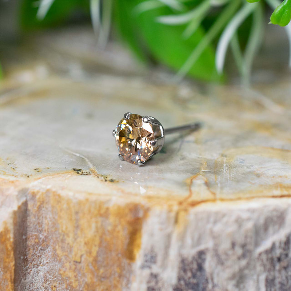 モアッサナイト（シャンパン）・ピアス　6mm（片耳） 3枚目の画像