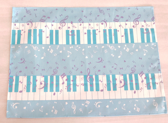 30×40cm水色のピアノ鍵盤♪ 給食セット ランチョンマット&巾着袋 2枚目の画像