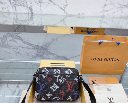 CASL工房様LOUIS VUITTON ルイヴィトンショルダーバッグ❗️保存袋付 Louis Vuitton ルイヴィトンショルダーバッグ ショルダーバッグ