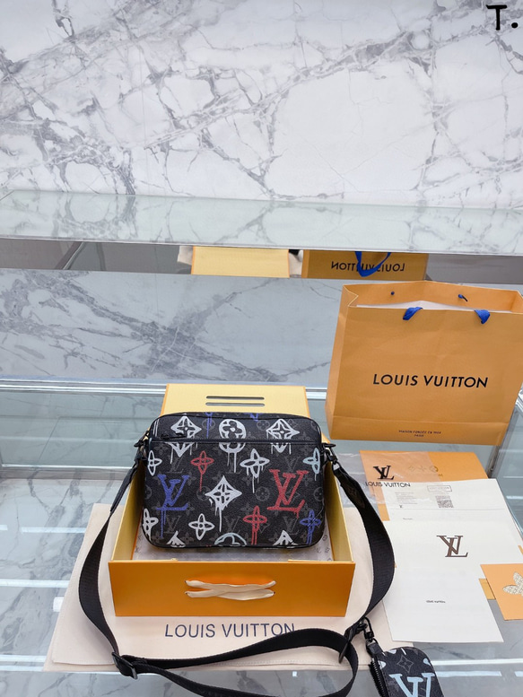 Louis Vuitton ルイヴィトンショルダーバッグ ショルダーバッグ