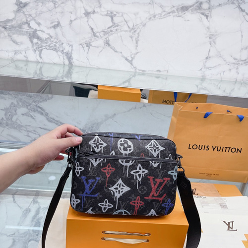 Louis Vuitton ルイヴィトンショルダーバッグ ショルダーバッグ