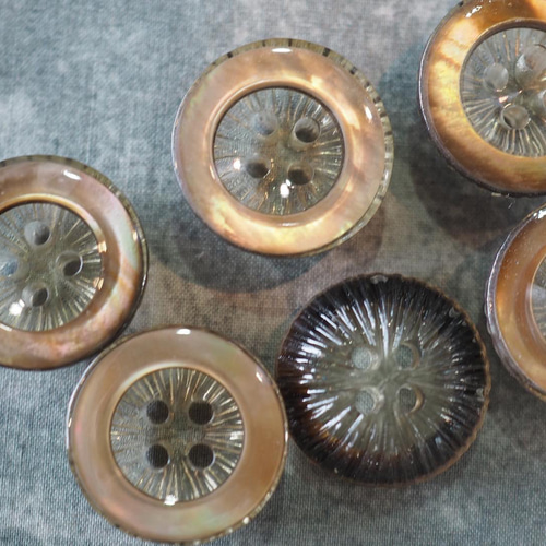 シェルボタン⑨ボタン 15mm 6個 ボタン AMBER 通販｜Creema(クリーマ 