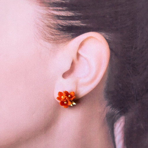 ふんわり秋】フェルトの小花/ノンホールピアス イヤリング