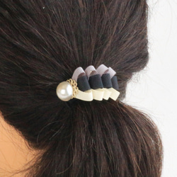 3色のリボンを使った立体感がおしゃれなヘアゴム h207 2枚目の画像