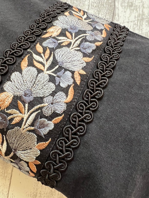インド刺繍リボンと帆布のショルダー◇Black×blue gray 3枚目の画像
