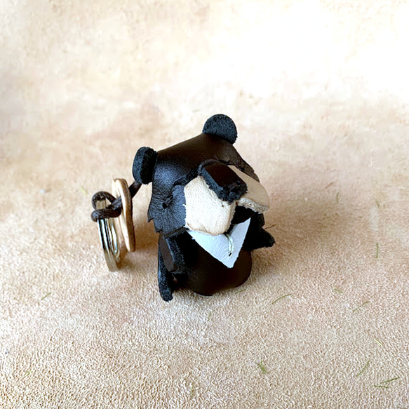 動物森林-台灣黑熊-真皮植鞣 皮革鑰匙圈 吊飾 動物造型 第1張的照片