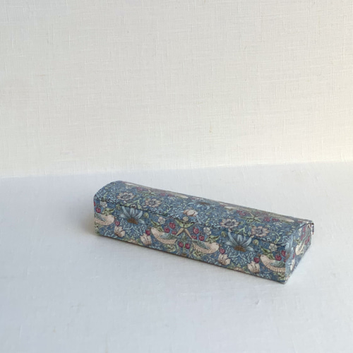 スリムサイズの眼鏡ケース☆モリス【pale・pink】☆いちご泥棒