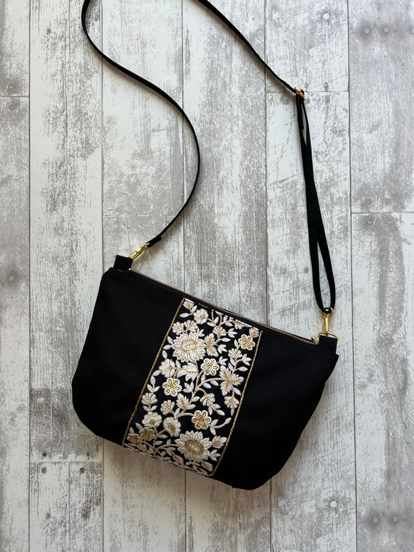LIBERTY リバティ　ショルダーバッグ　バッグ　インド刺繍リボン　水族館 リバティ LIBERTY. ショルダー トート バッグ （ピンク